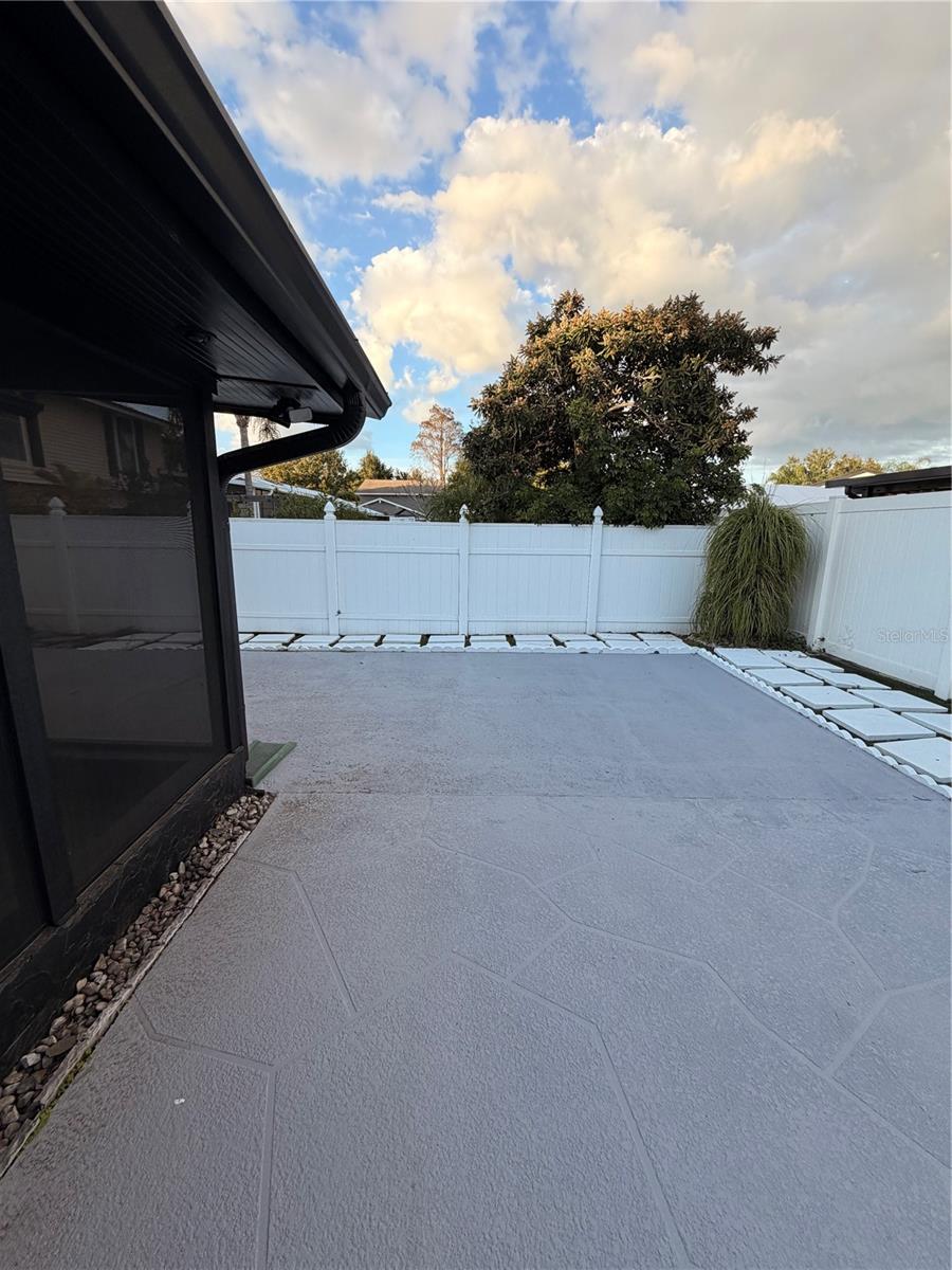 Image 9 of 21 For 7513 Rustic Drive