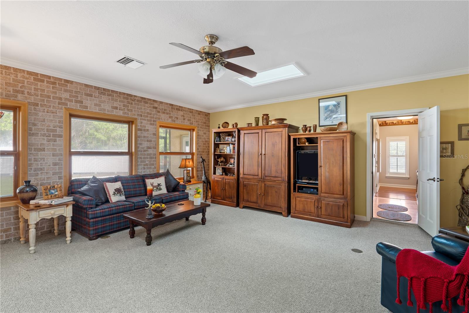 Listing photo id 15 for 12345 Citrus Way