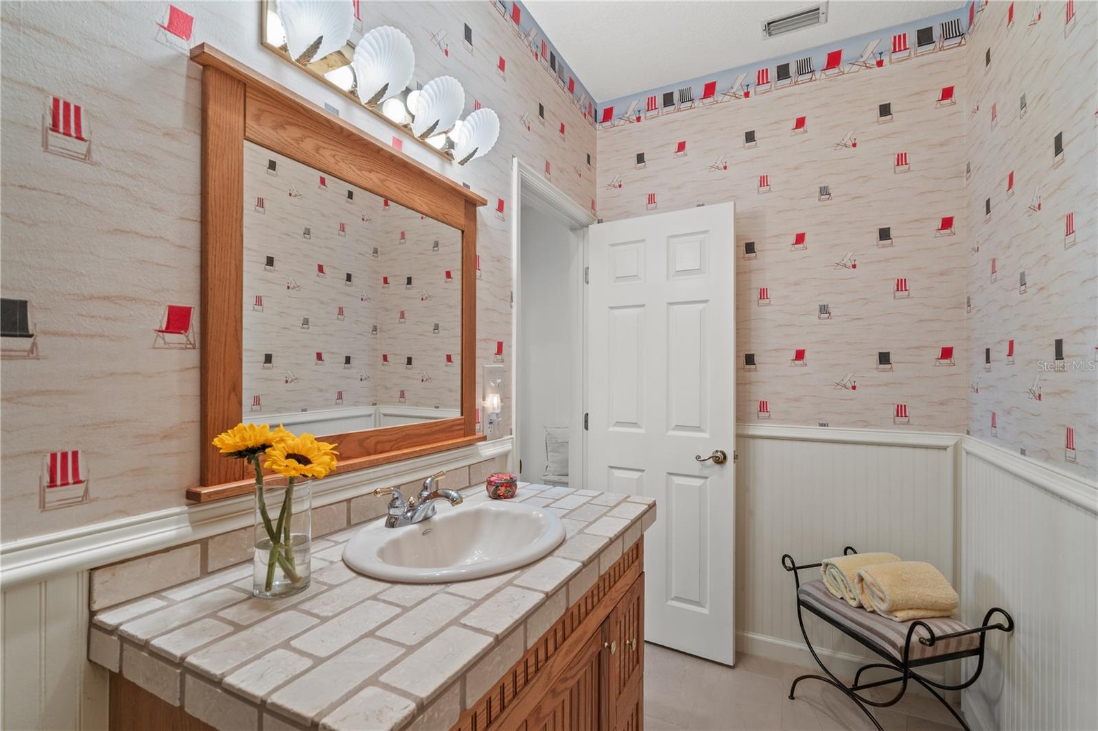 Listing photo id 28 for 12345 Citrus Way