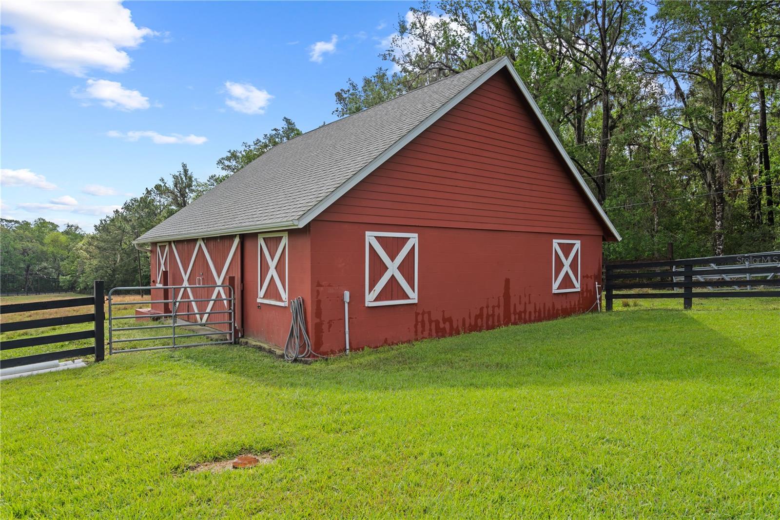 Listing photo id 36 for 12345 Citrus Way