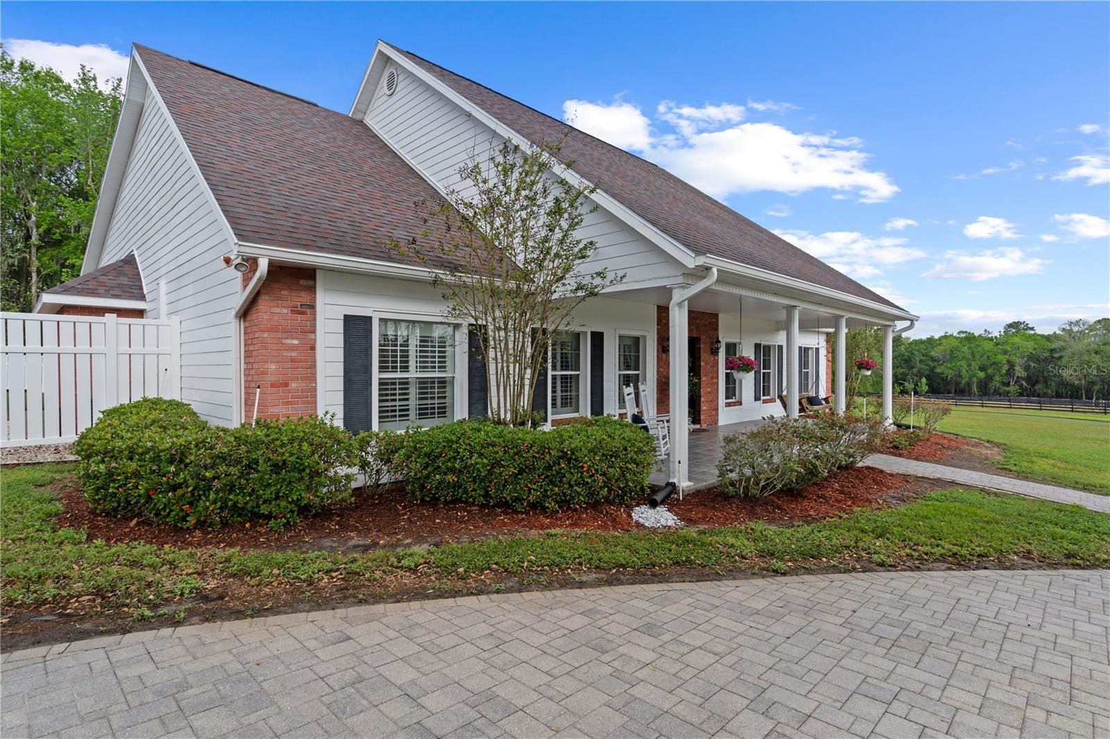 Listing photo id 2 for 12345 Citrus Way