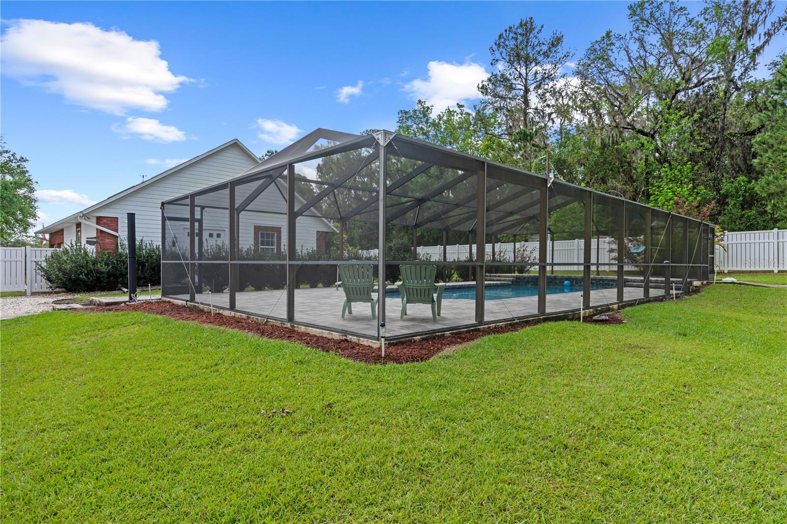 Listing photo id 38 for 12345 Citrus Way