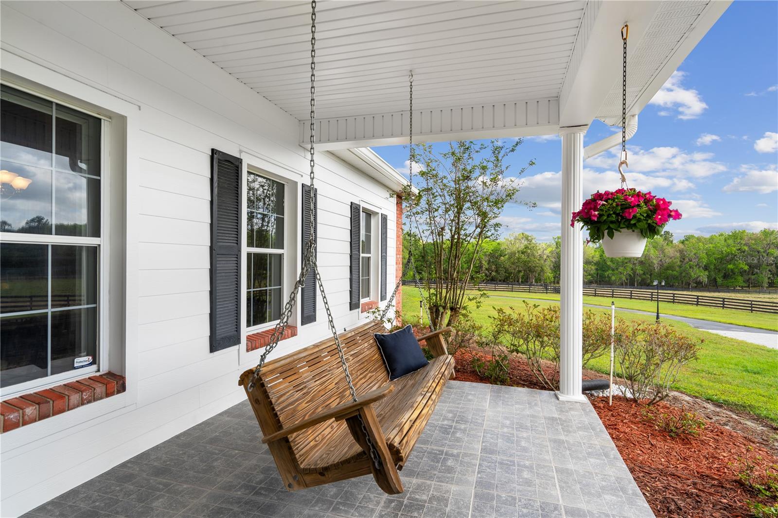 Listing photo id 4 for 12345 Citrus Way