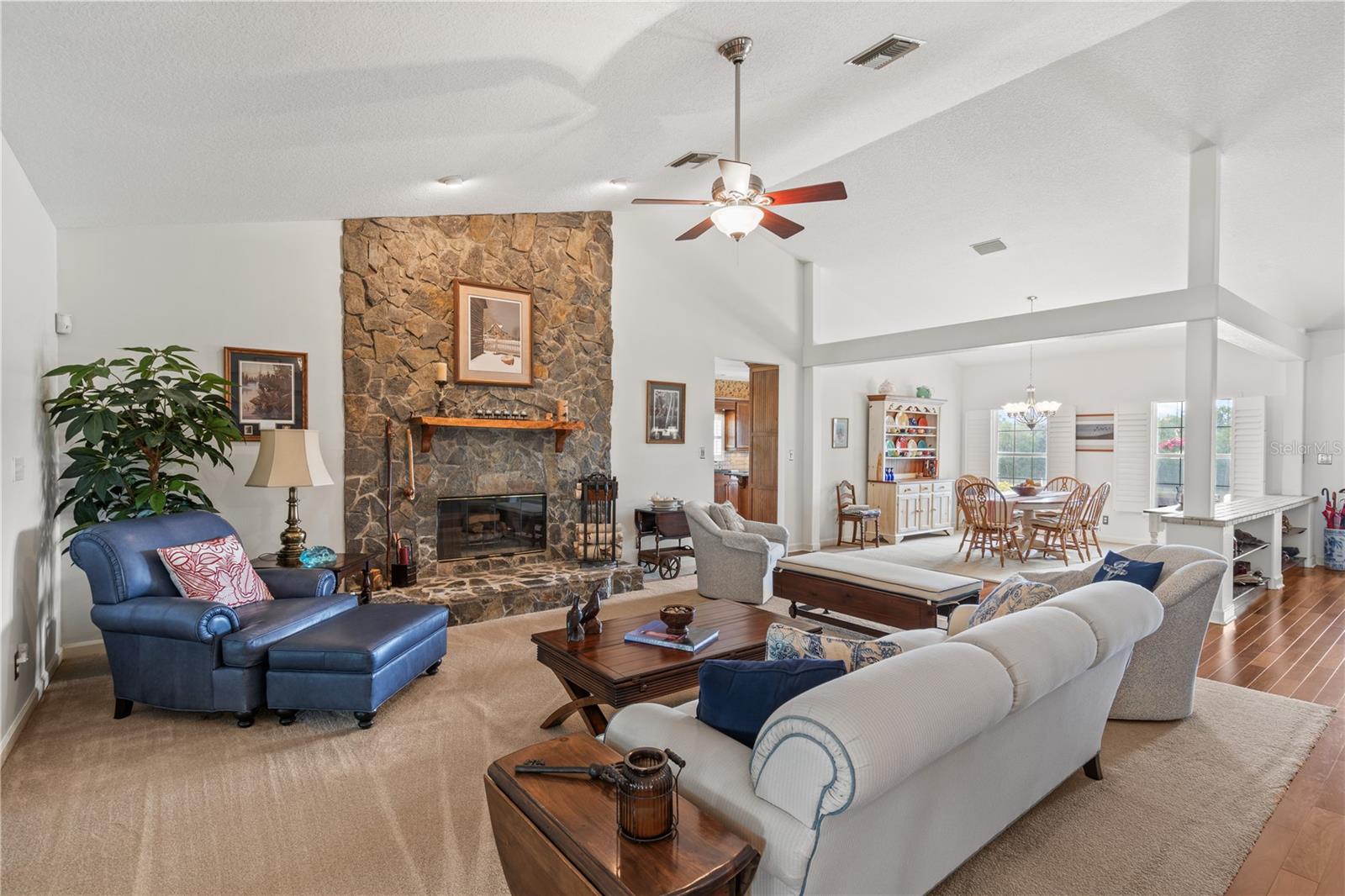 Listing photo id 7 for 12345 Citrus Way