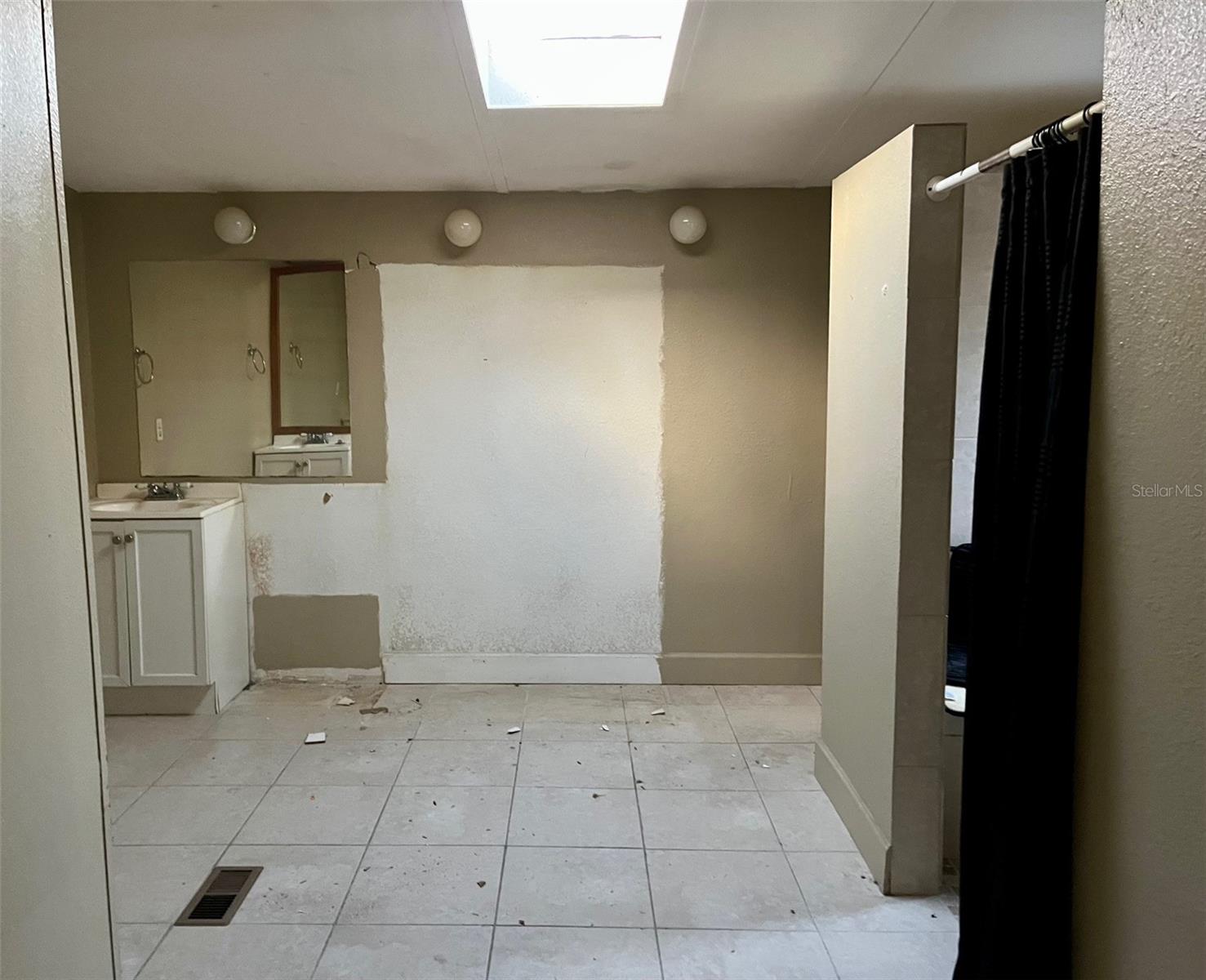 Image 15 of 17 For 9525 Scot Street