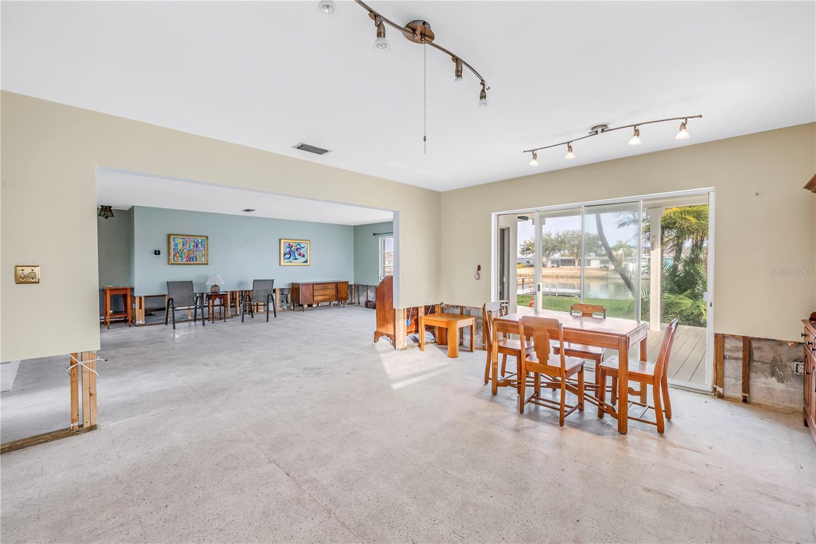 Image 10 of 45 For 380 Belle Point Drive