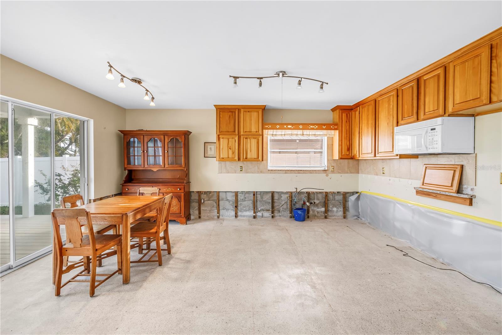 Image 12 of 45 For 380 Belle Point Drive