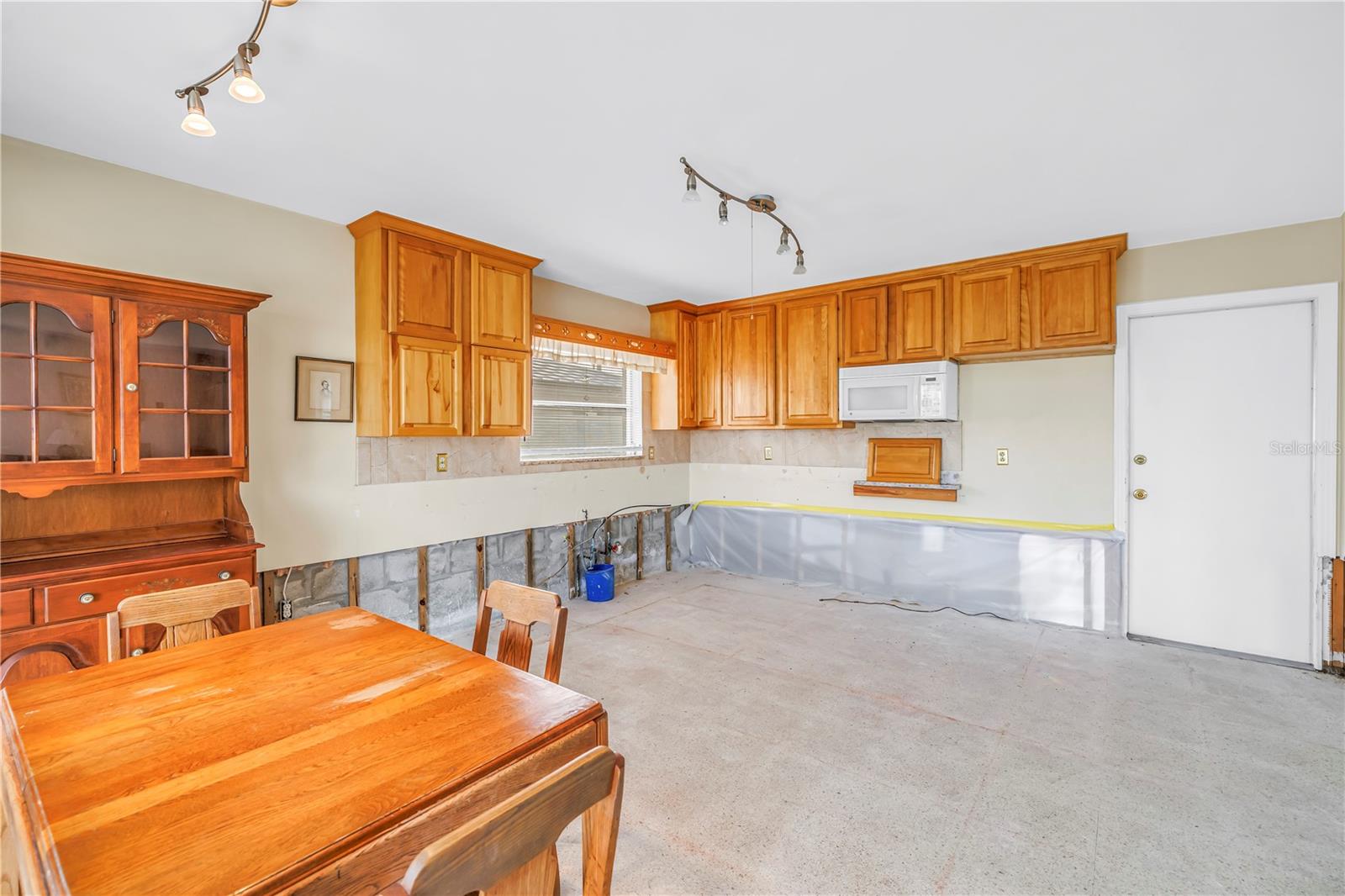 Image 13 of 45 For 380 Belle Point Drive