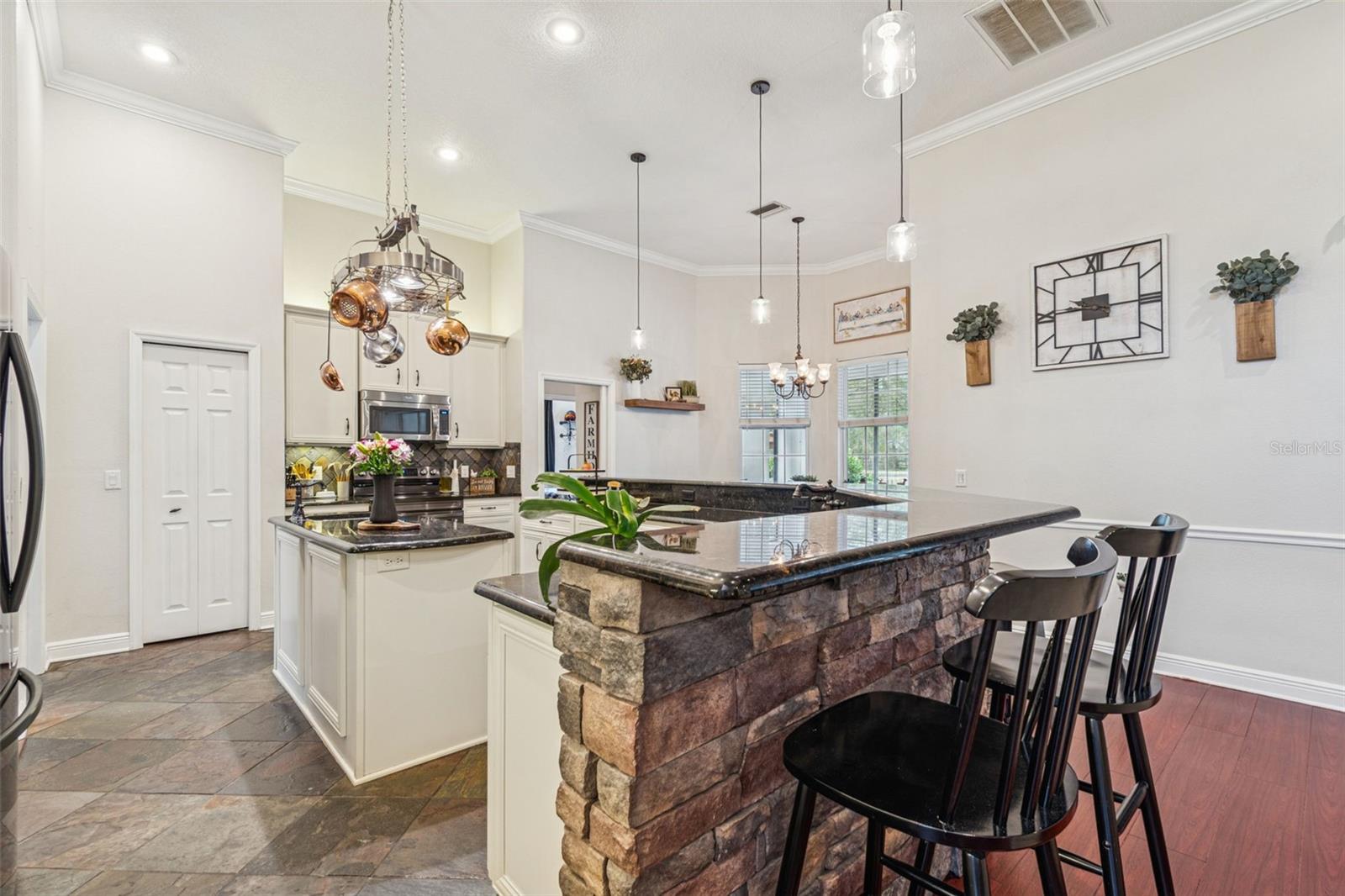 Listing photo id 21 for 3077 Cork Road