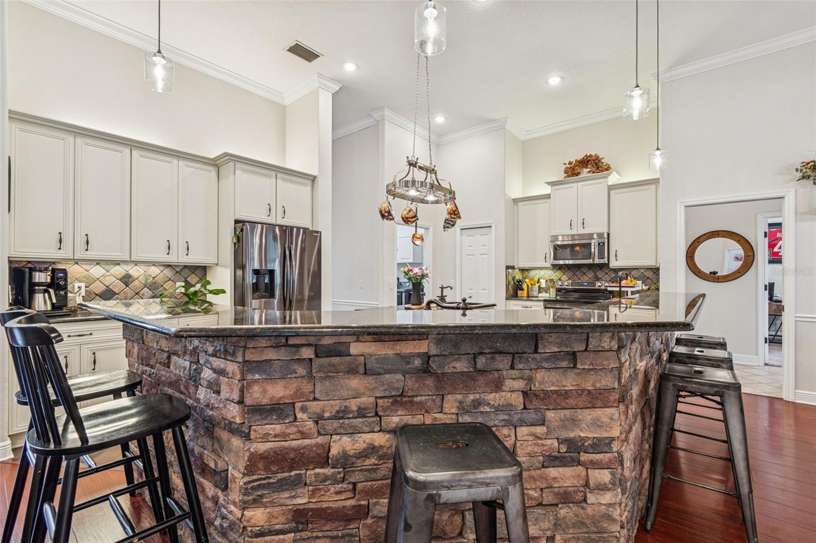 Listing photo id 23 for 3077 Cork Road