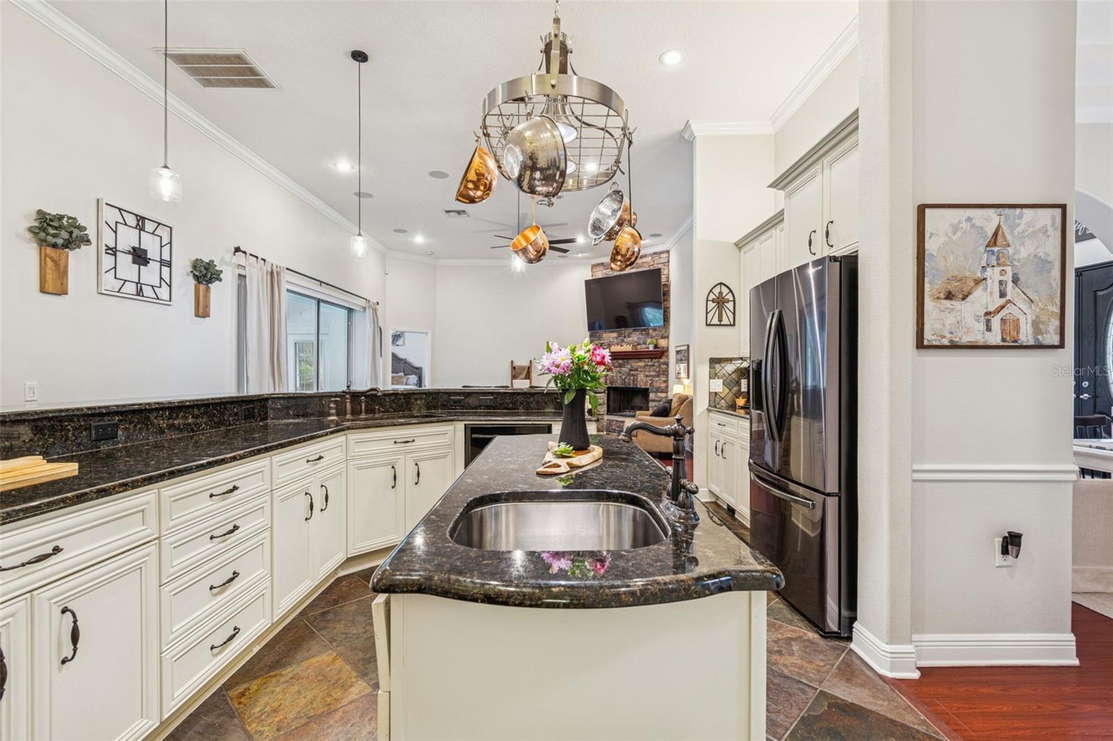 Listing photo id 24 for 3077 Cork Road