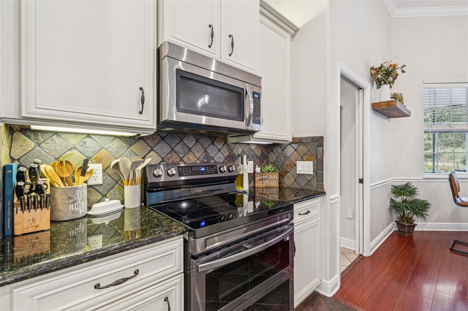 Listing photo id 25 for 3077 Cork Road