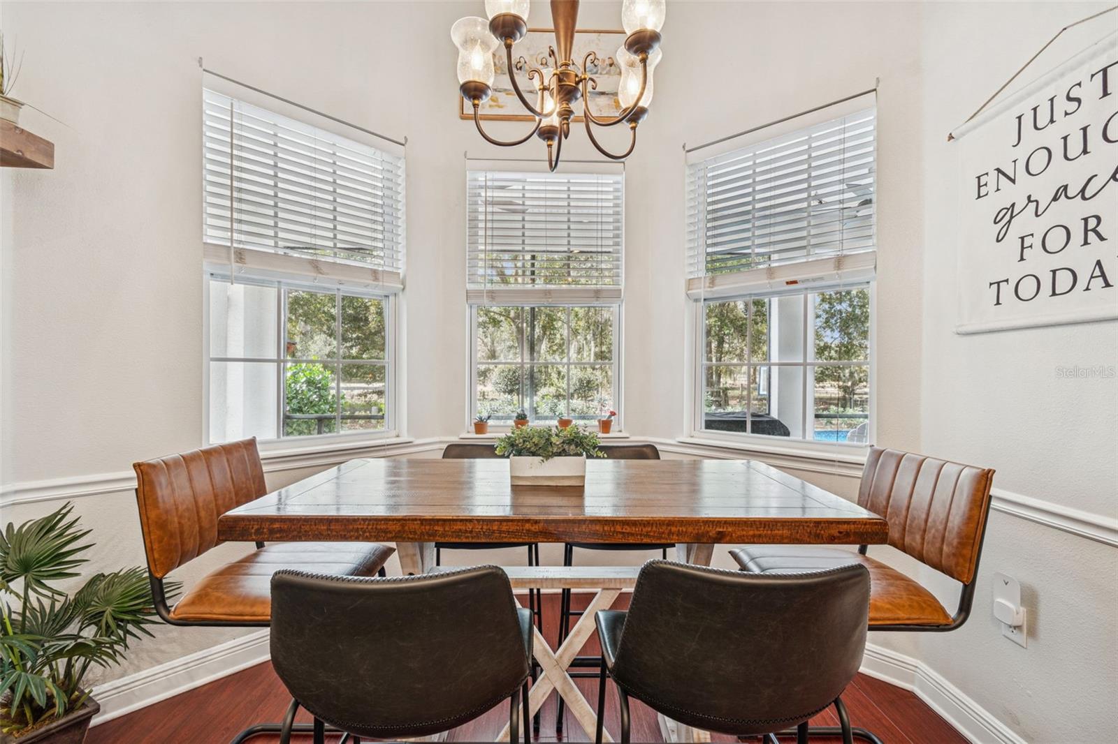 Listing photo id 28 for 3077 Cork Road