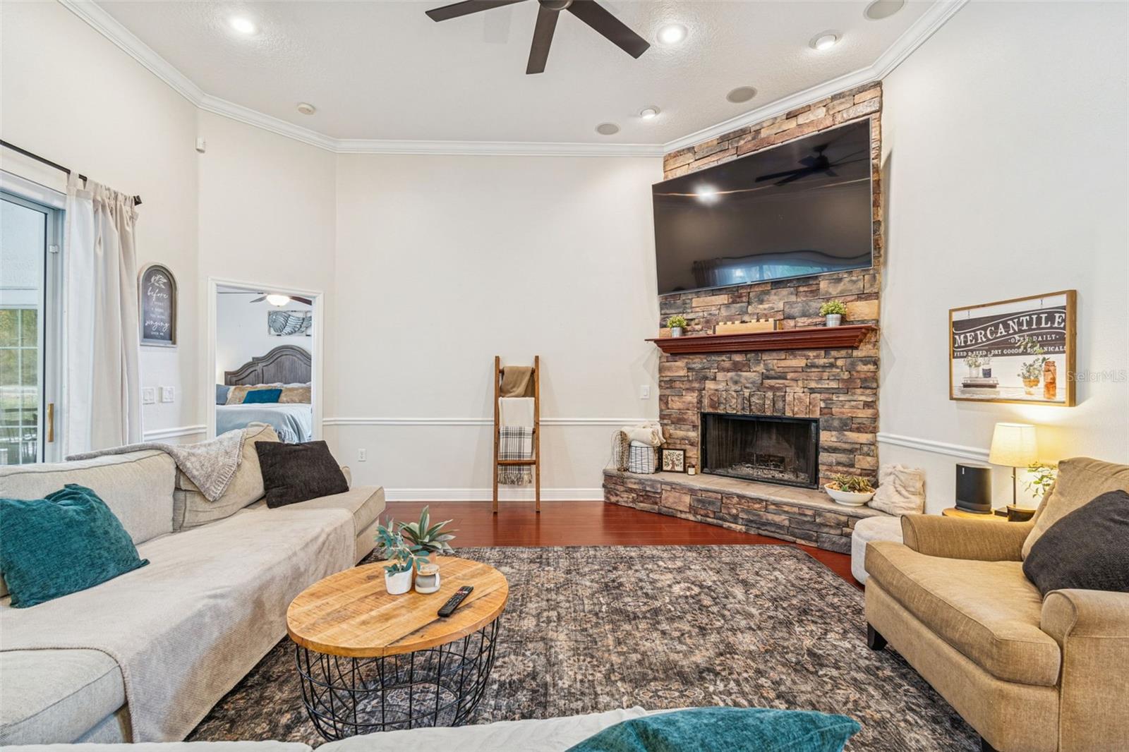 Listing photo id 36 for 3077 Cork Road