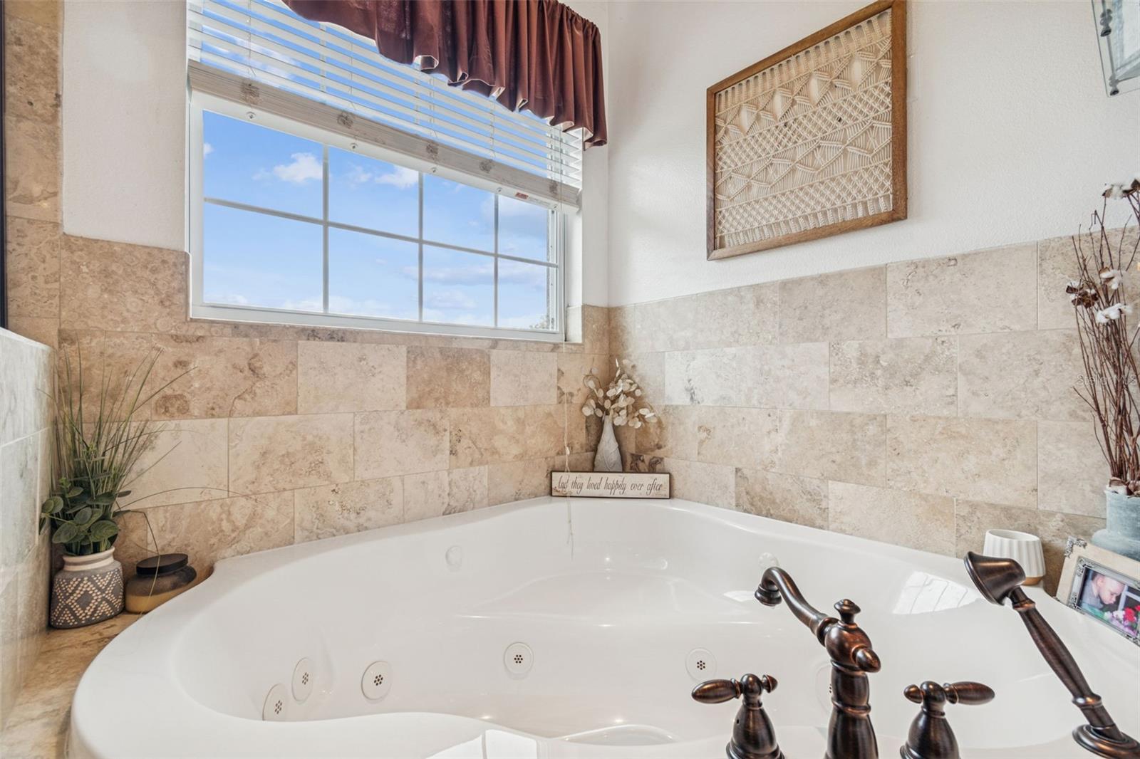 Listing photo id 47 for 3077 Cork Road