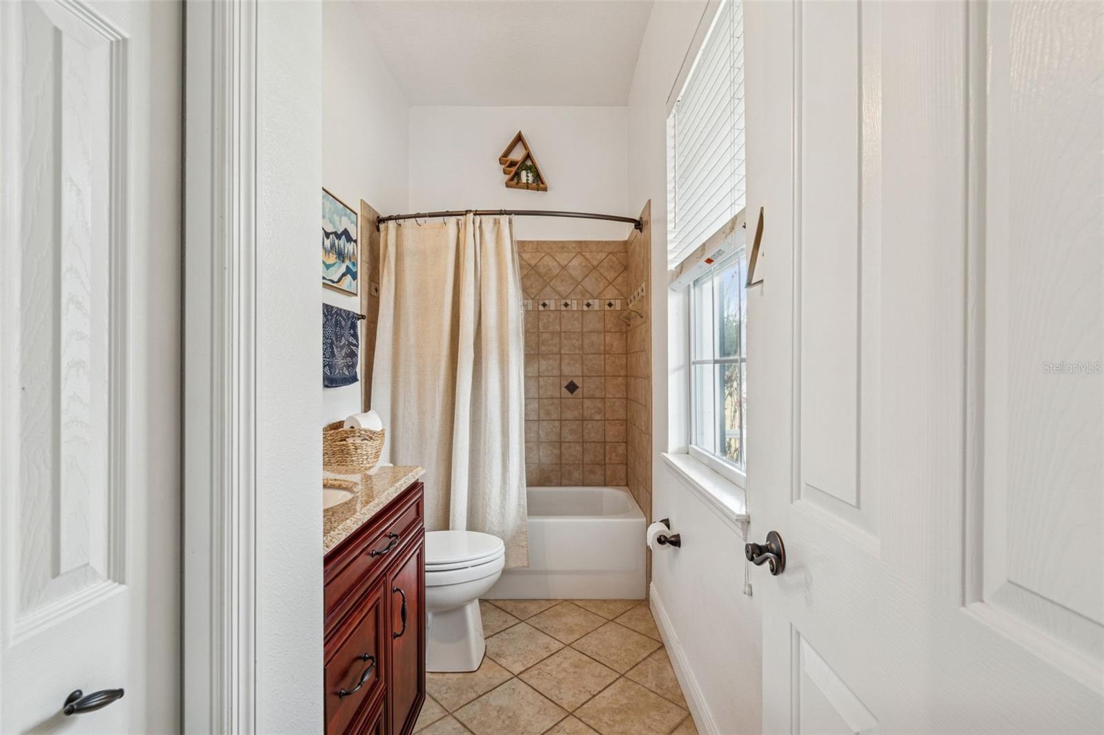 Listing photo id 57 for 3077 Cork Road