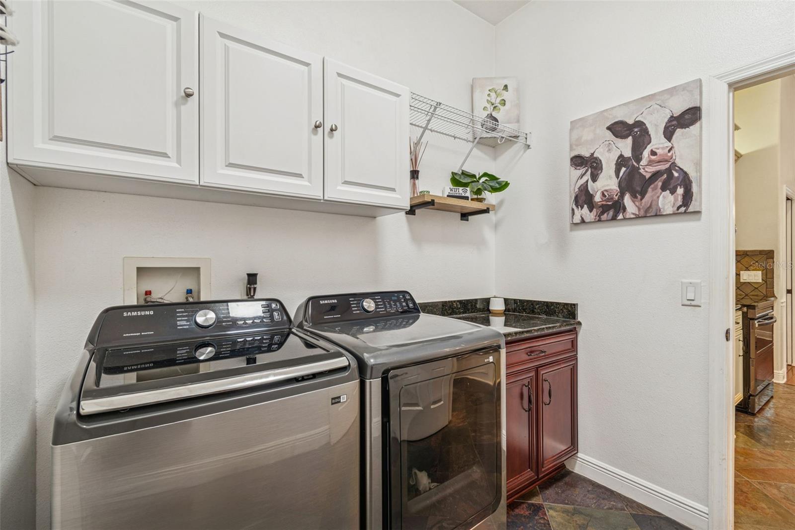 Listing photo id 62 for 3077 Cork Road