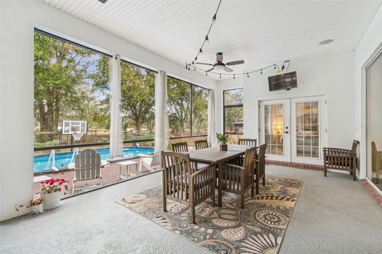Listing photo id 66 for 3077 Cork Road