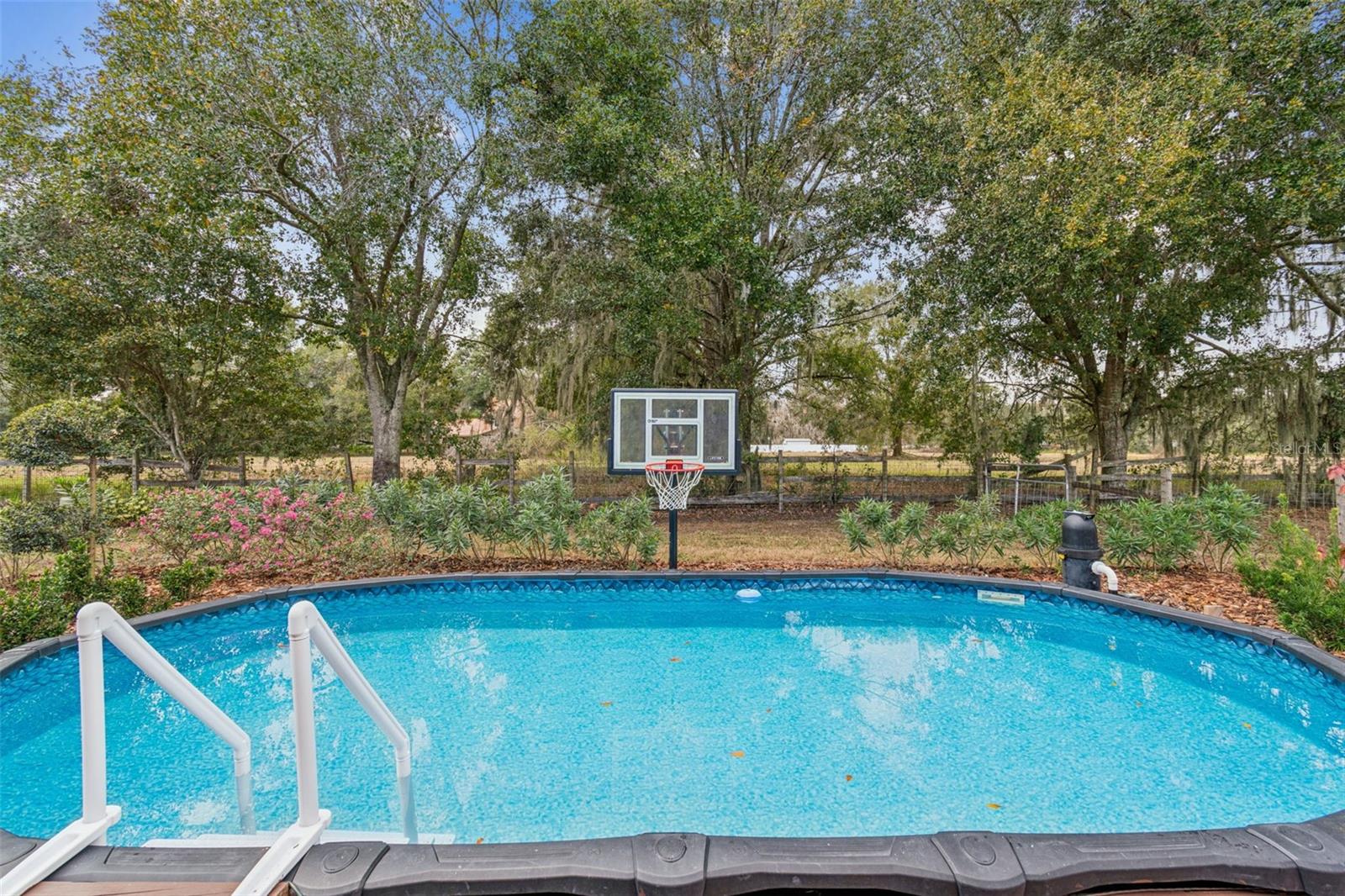 Listing photo id 72 for 3077 Cork Road