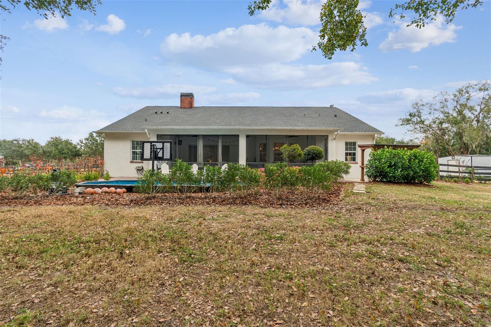 Listing photo id 80 for 3077 Cork Road