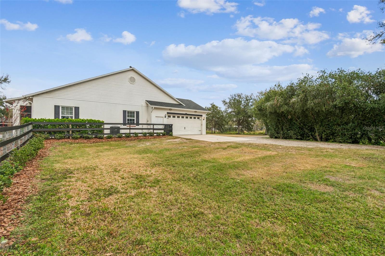 Listing photo id 81 for 3077 Cork Road