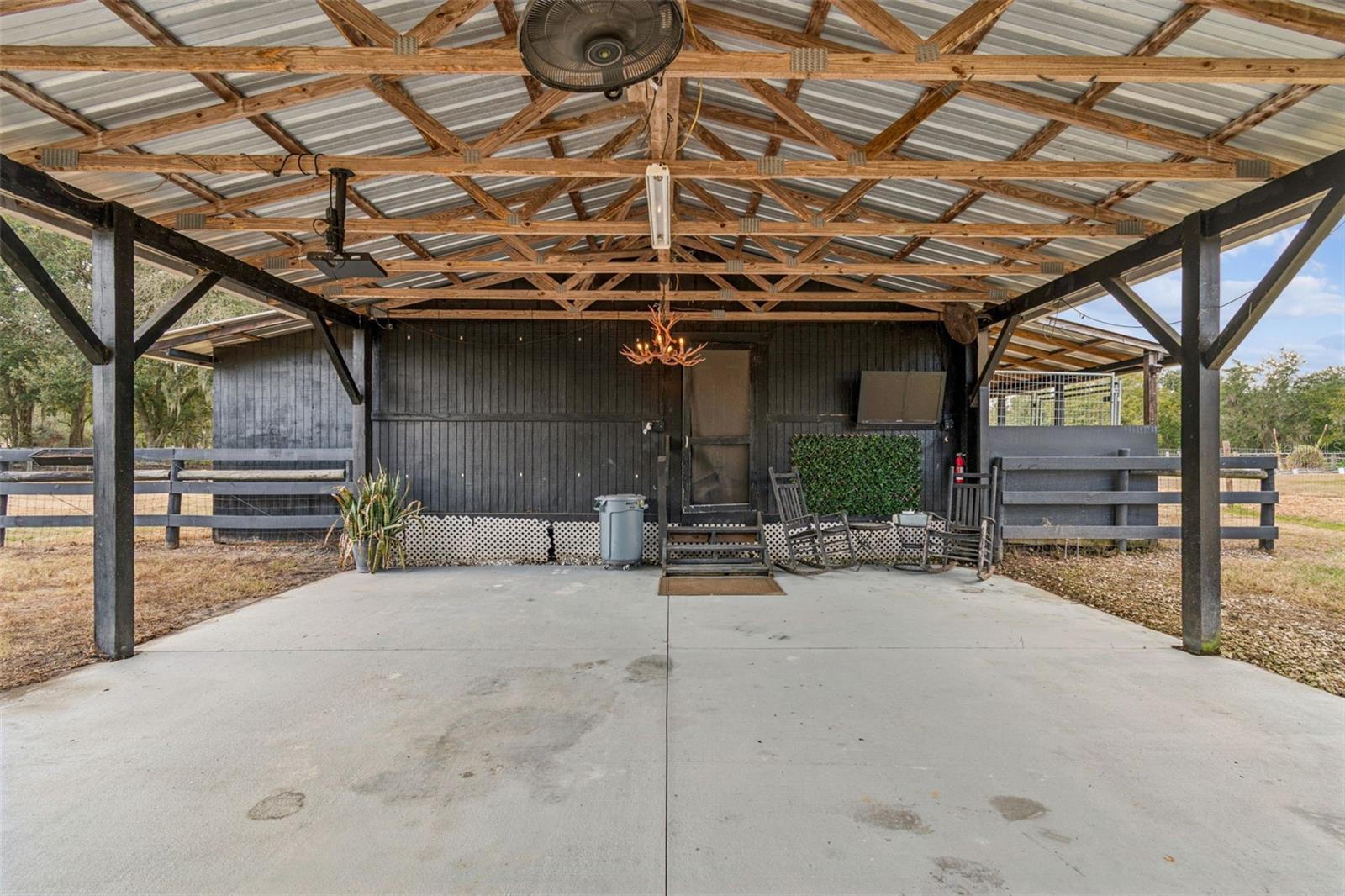 Listing photo id 84 for 3077 Cork Road