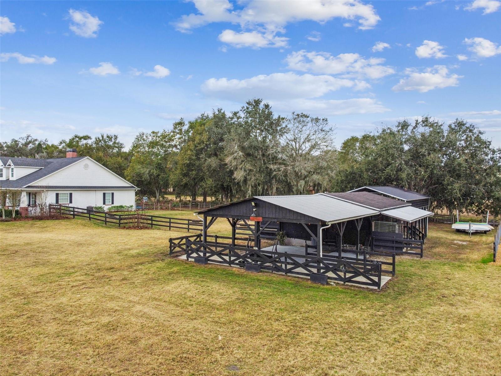 Listing photo id 89 for 3077 Cork Road