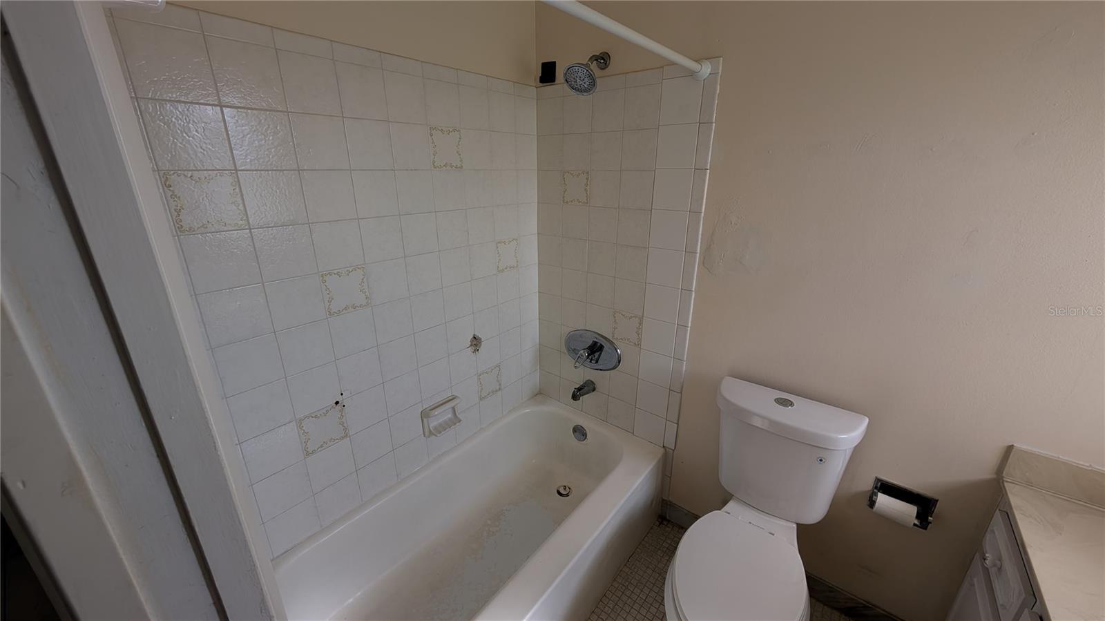 Image 15 of 59 For 438 Bluebird Lane