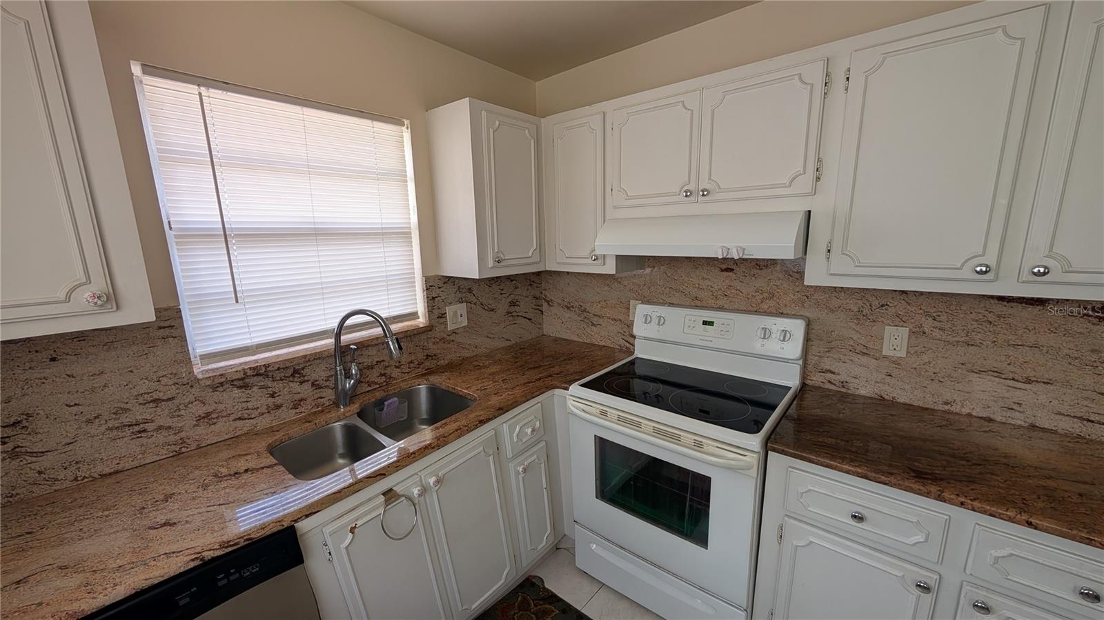 Image 7 of 59 For 438 Bluebird Lane