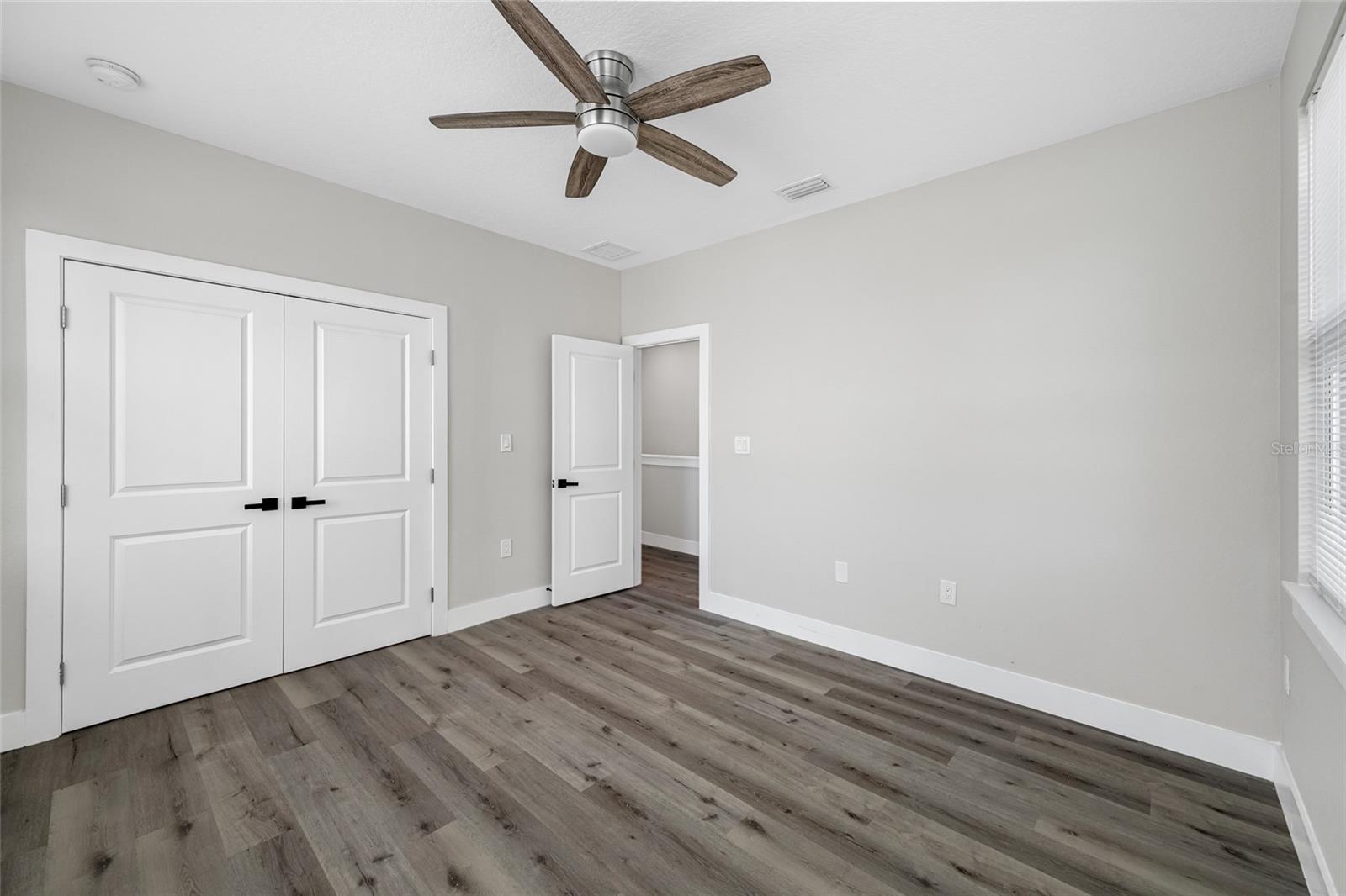 Image 11 of 14 For 6900 Dartmouth Avenue N