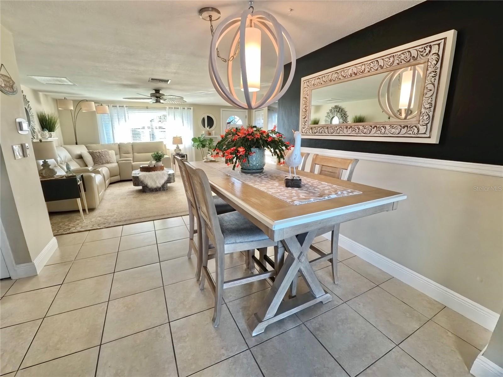 Listing photo id 12 for 12804 2nd Isle