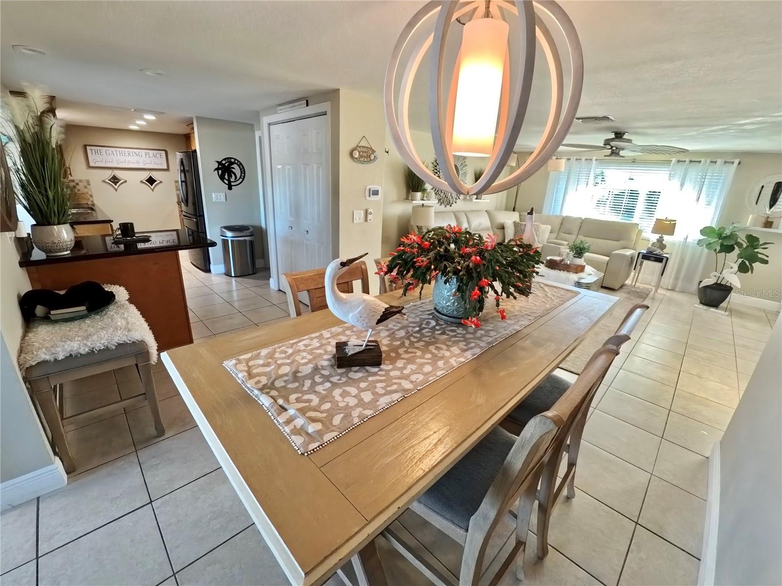 Listing photo id 13 for 12804 2nd Isle