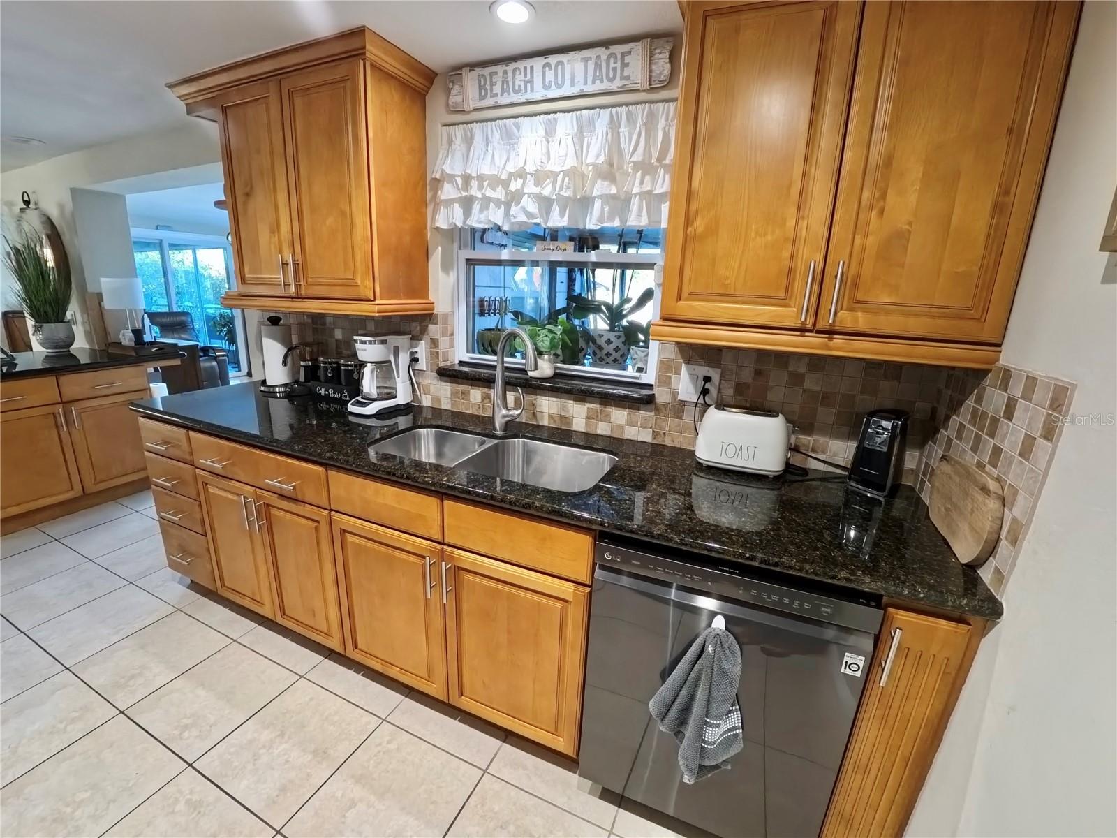 Listing photo id 19 for 12804 2nd Isle