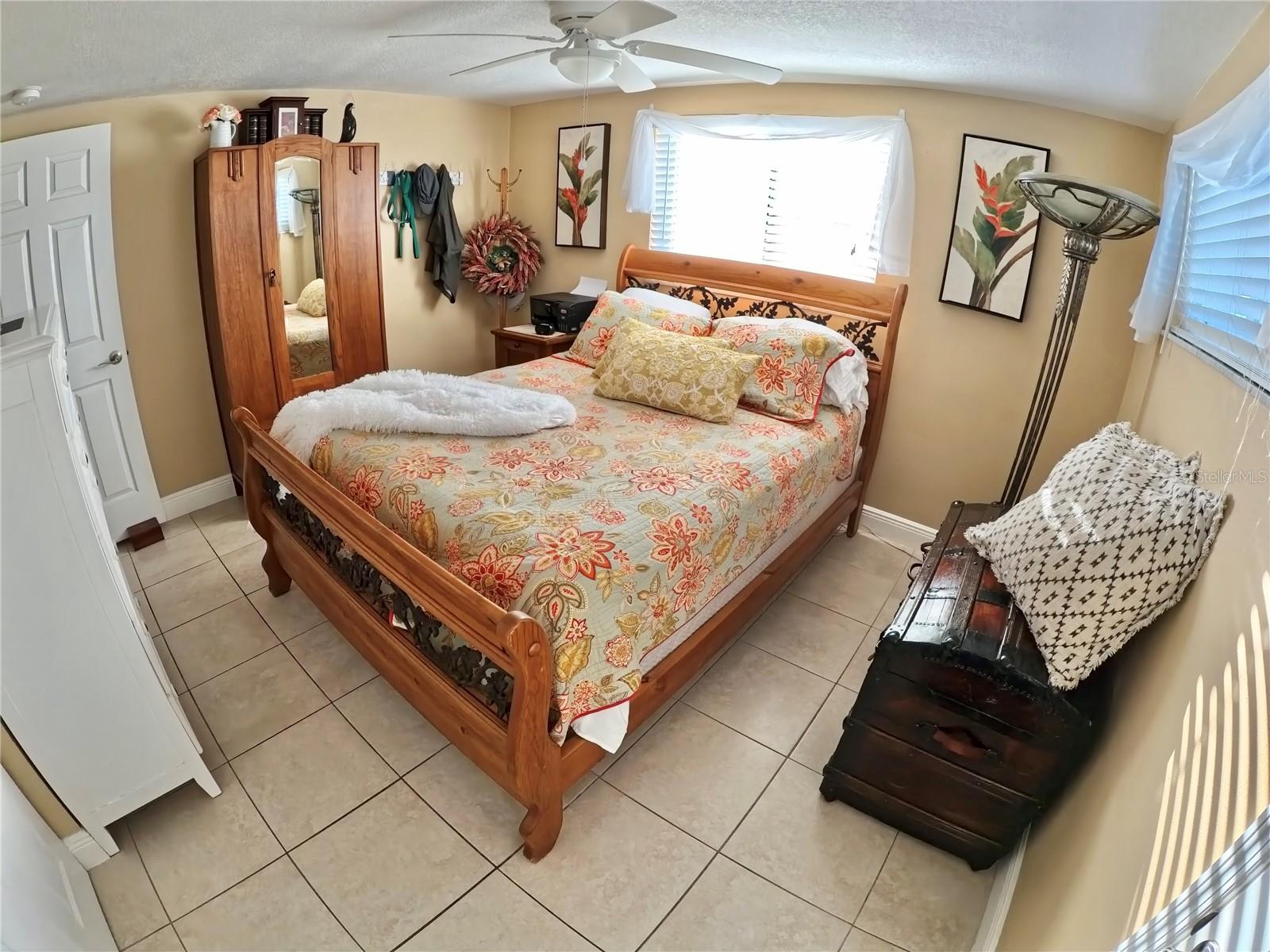 Listing photo id 23 for 12804 2nd Isle