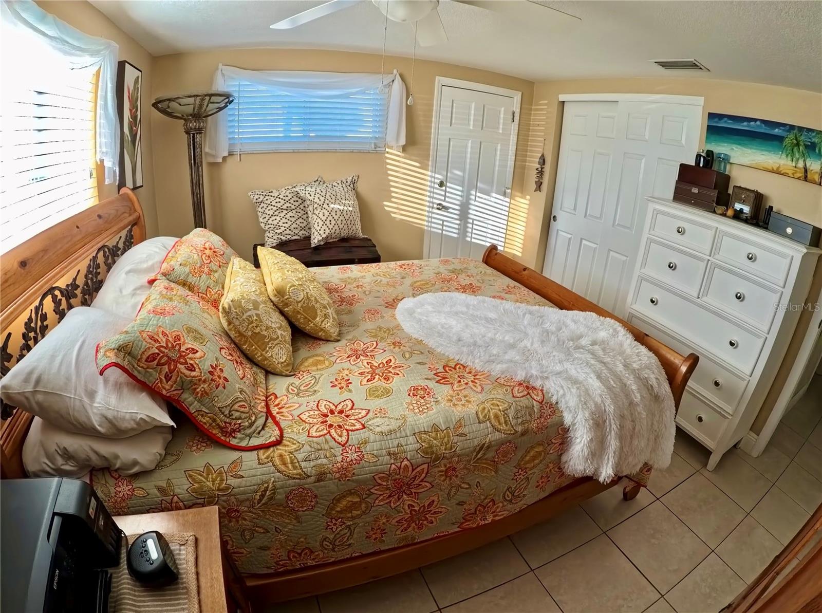 Listing photo id 25 for 12804 2nd Isle