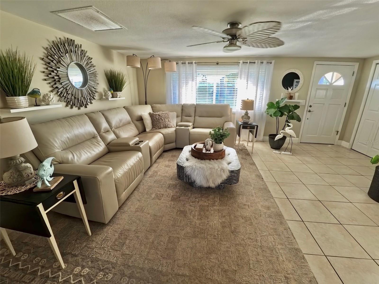 Listing photo id 28 for 12804 2nd Isle