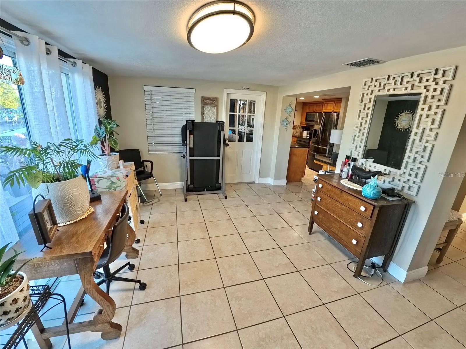 Listing photo id 30 for 12804 2nd Isle