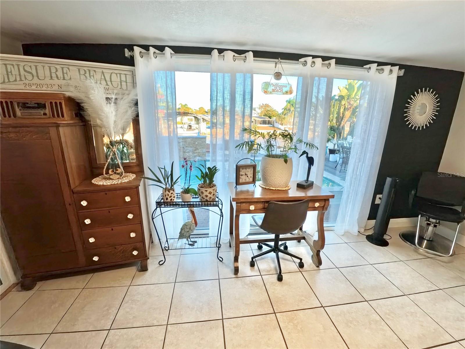 Listing photo id 31 for 12804 2nd Isle