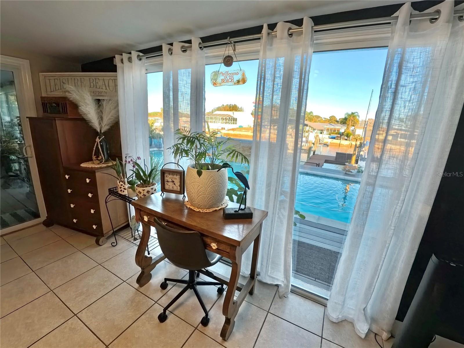 Listing photo id 32 for 12804 2nd Isle