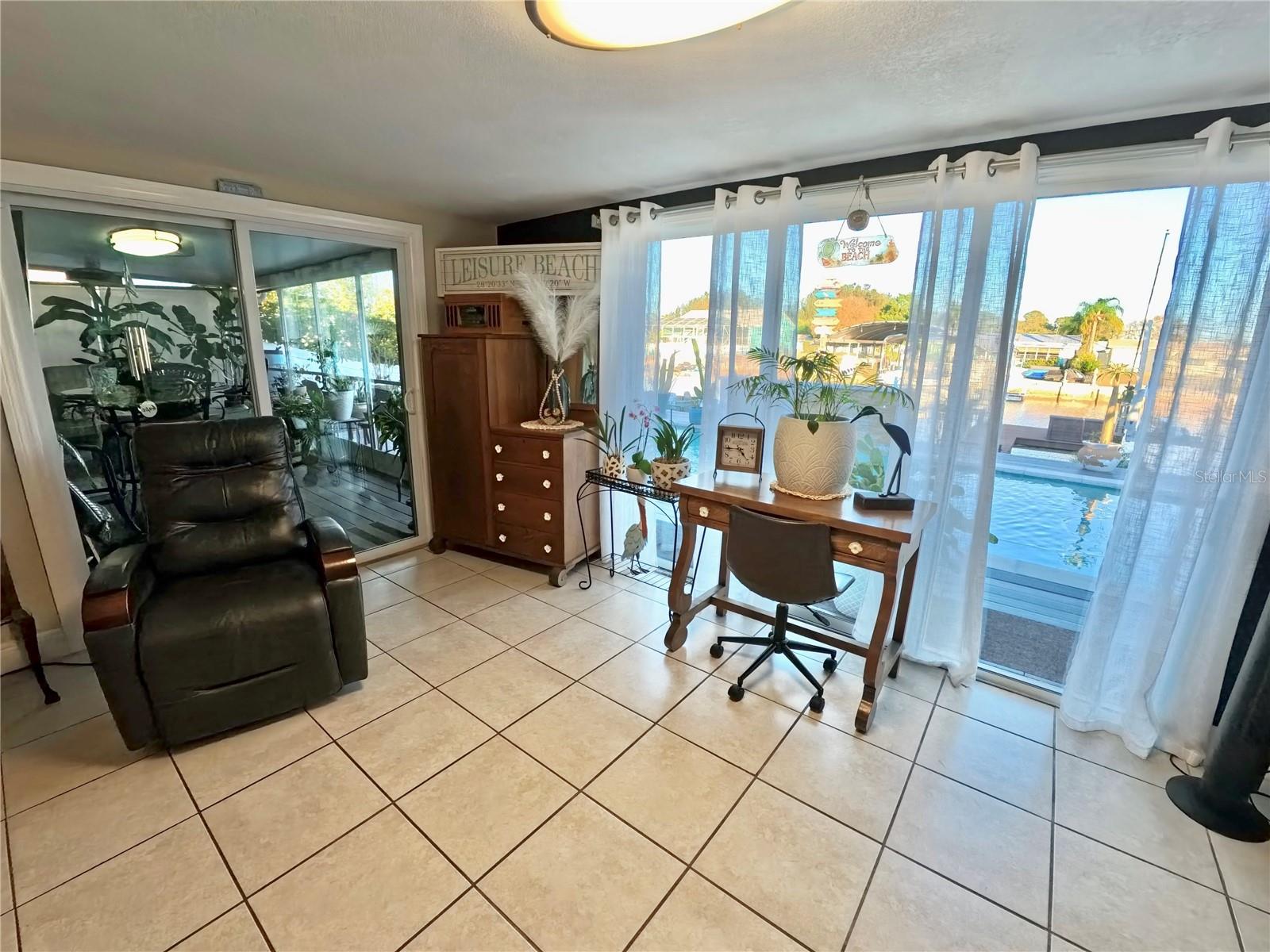 Listing photo id 34 for 12804 2nd Isle