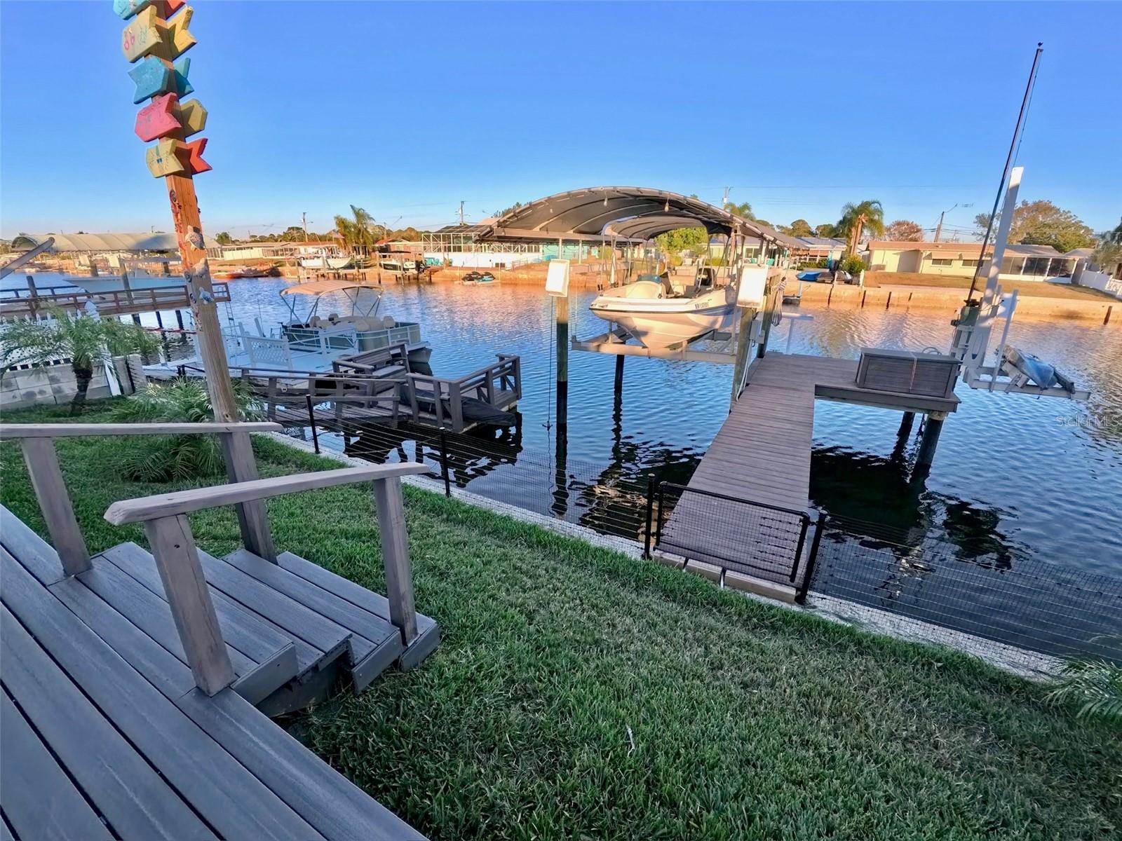 Listing photo id 2 for 12804 2nd Isle