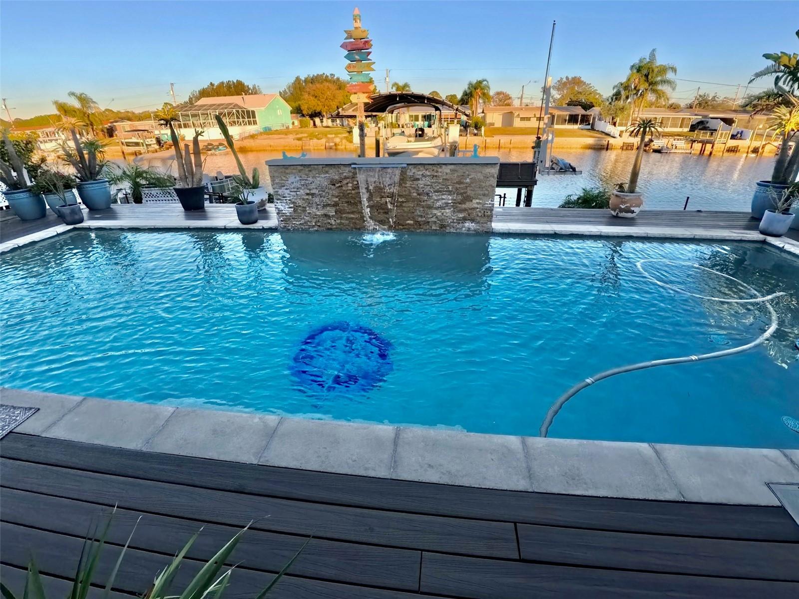 Listing photo id 46 for 12804 2nd Isle