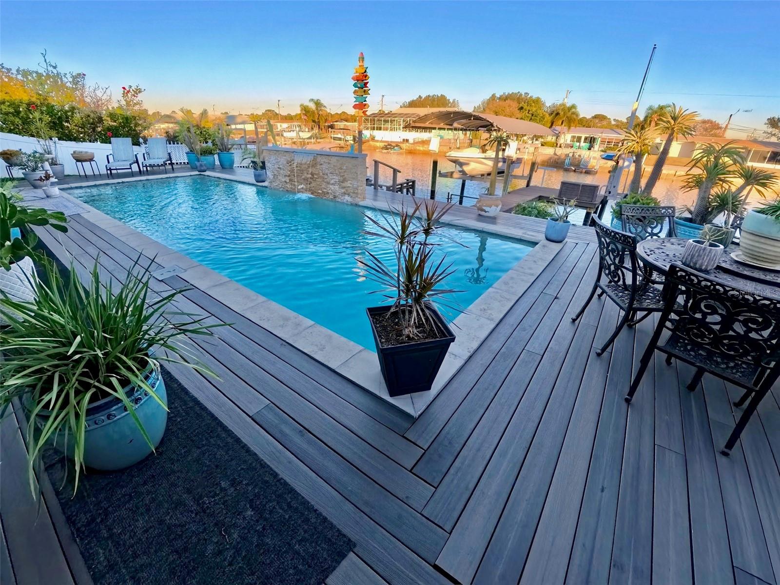 Listing photo id 47 for 12804 2nd Isle