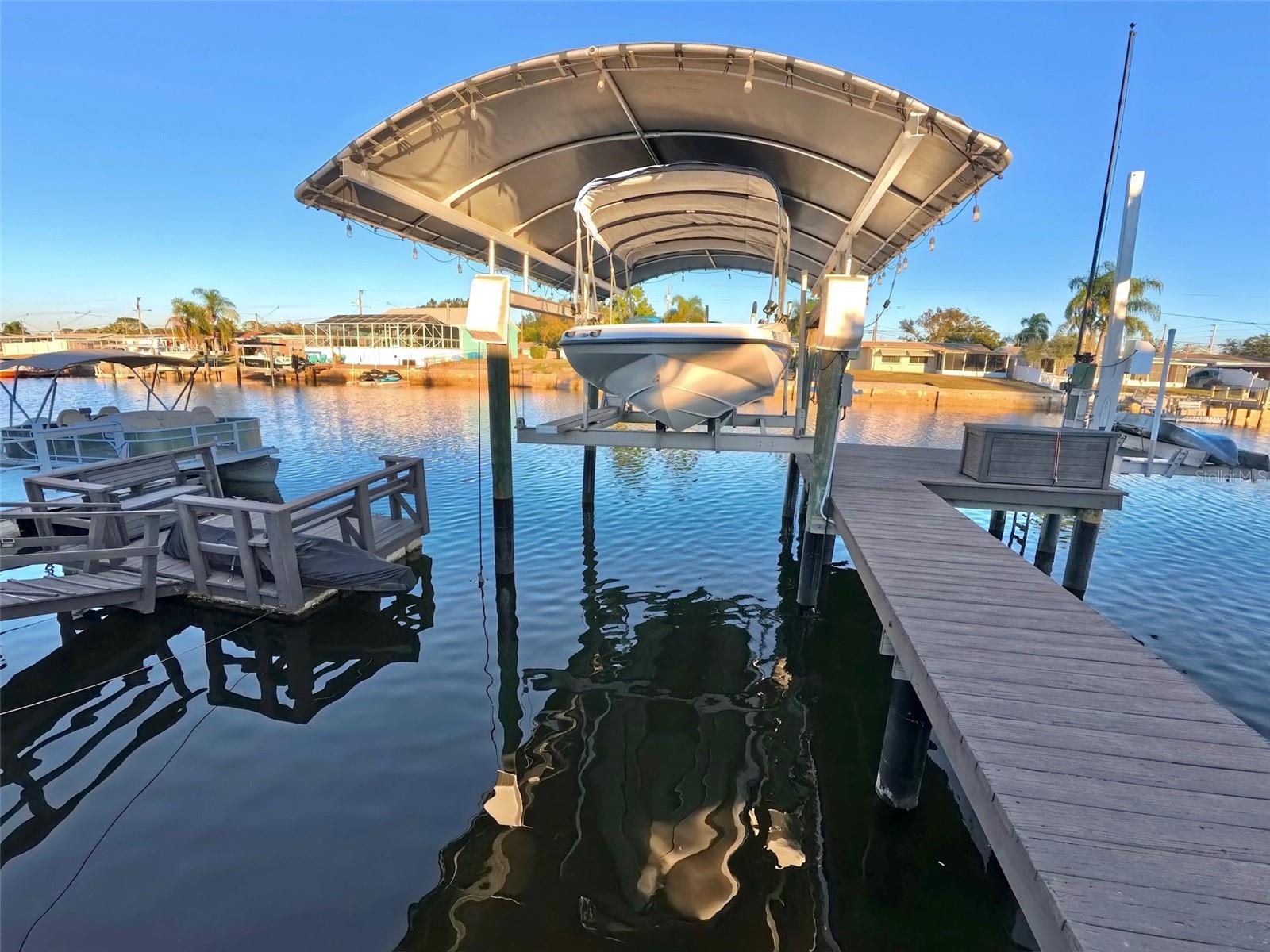 Listing photo id 3 for 12804 2nd Isle