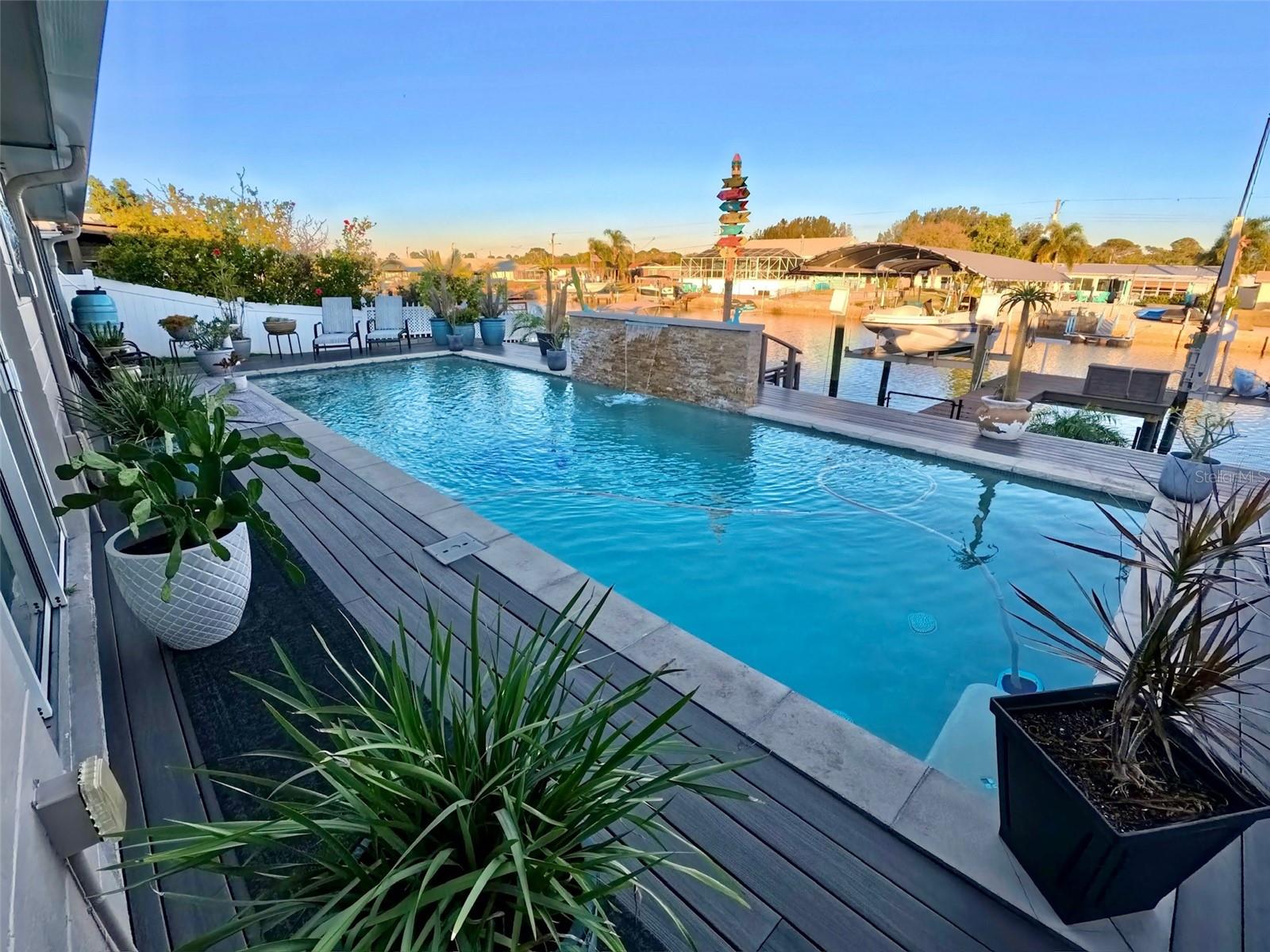 Listing photo id 49 for 12804 2nd Isle