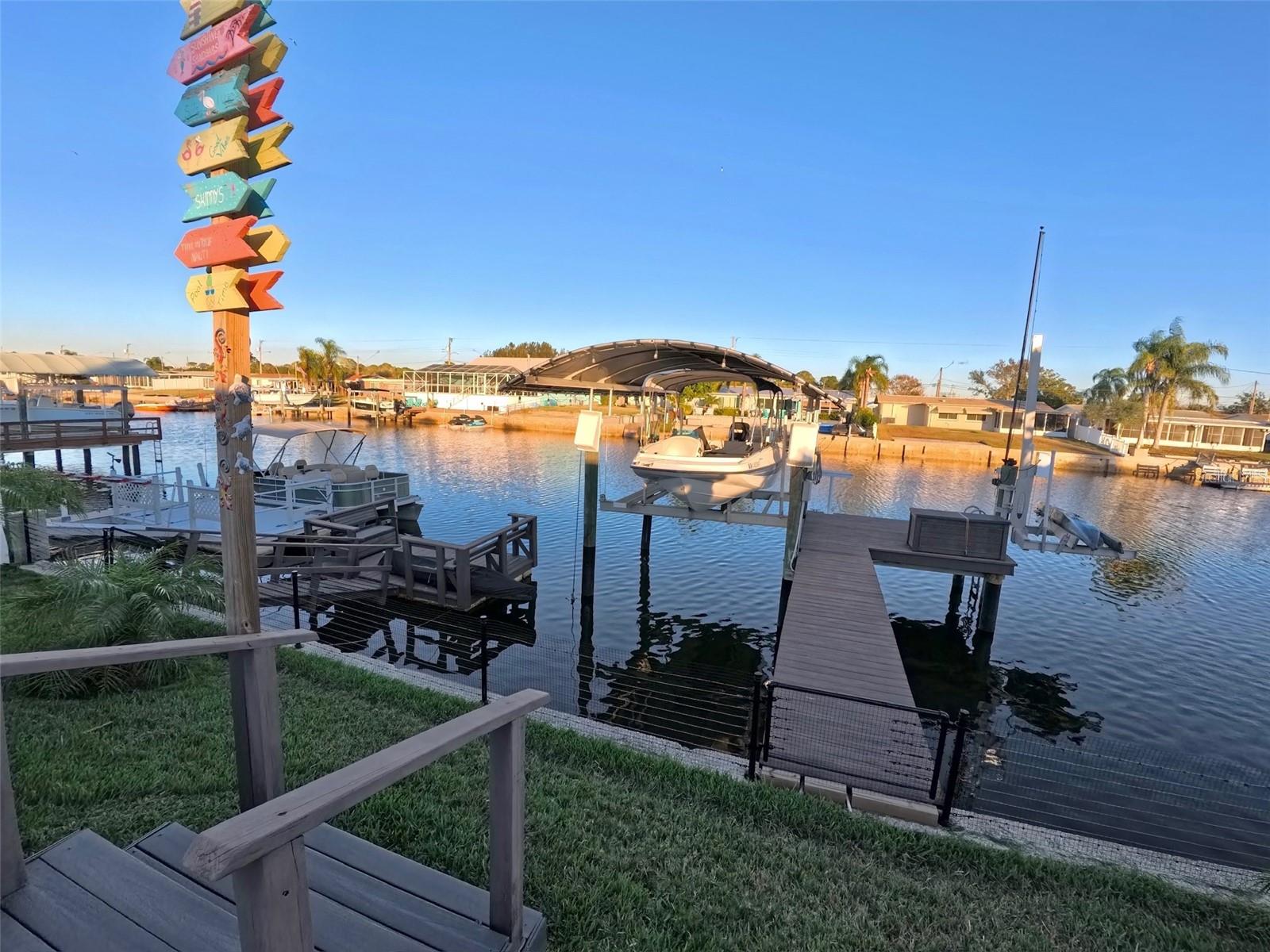 Listing photo id 53 for 12804 2nd Isle