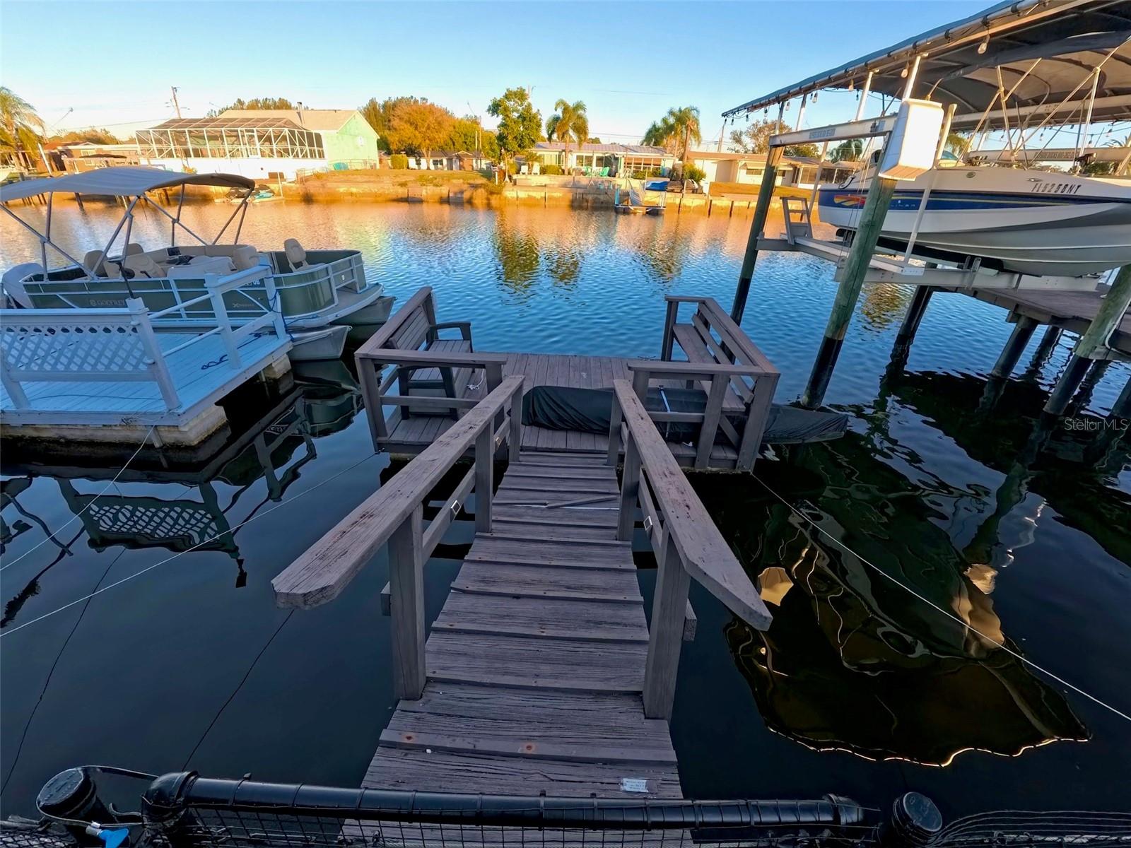 Listing photo id 57 for 12804 2nd Isle