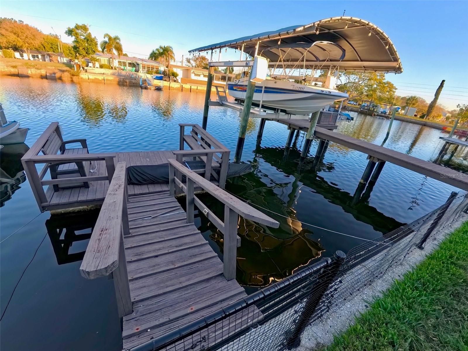 Listing photo id 58 for 12804 2nd Isle