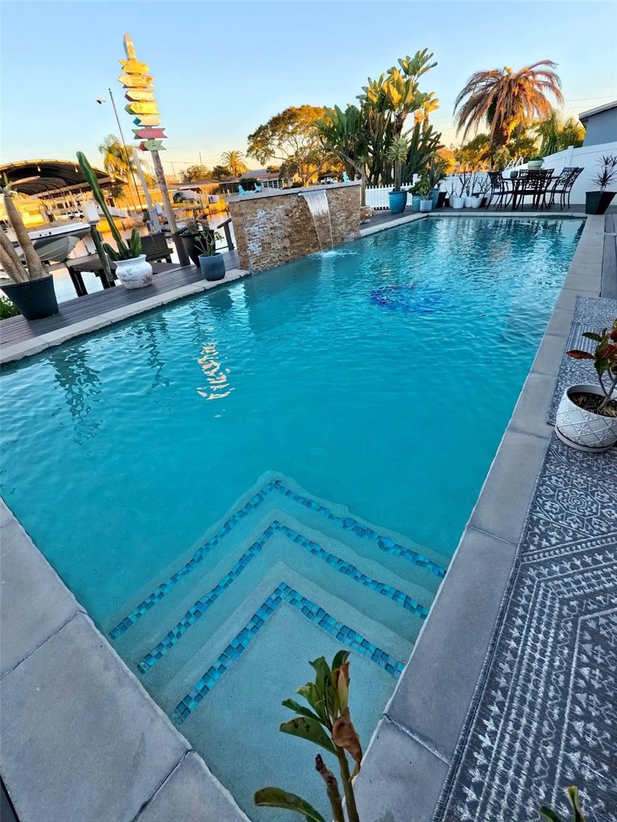 Listing photo id 68 for 12804 2nd Isle