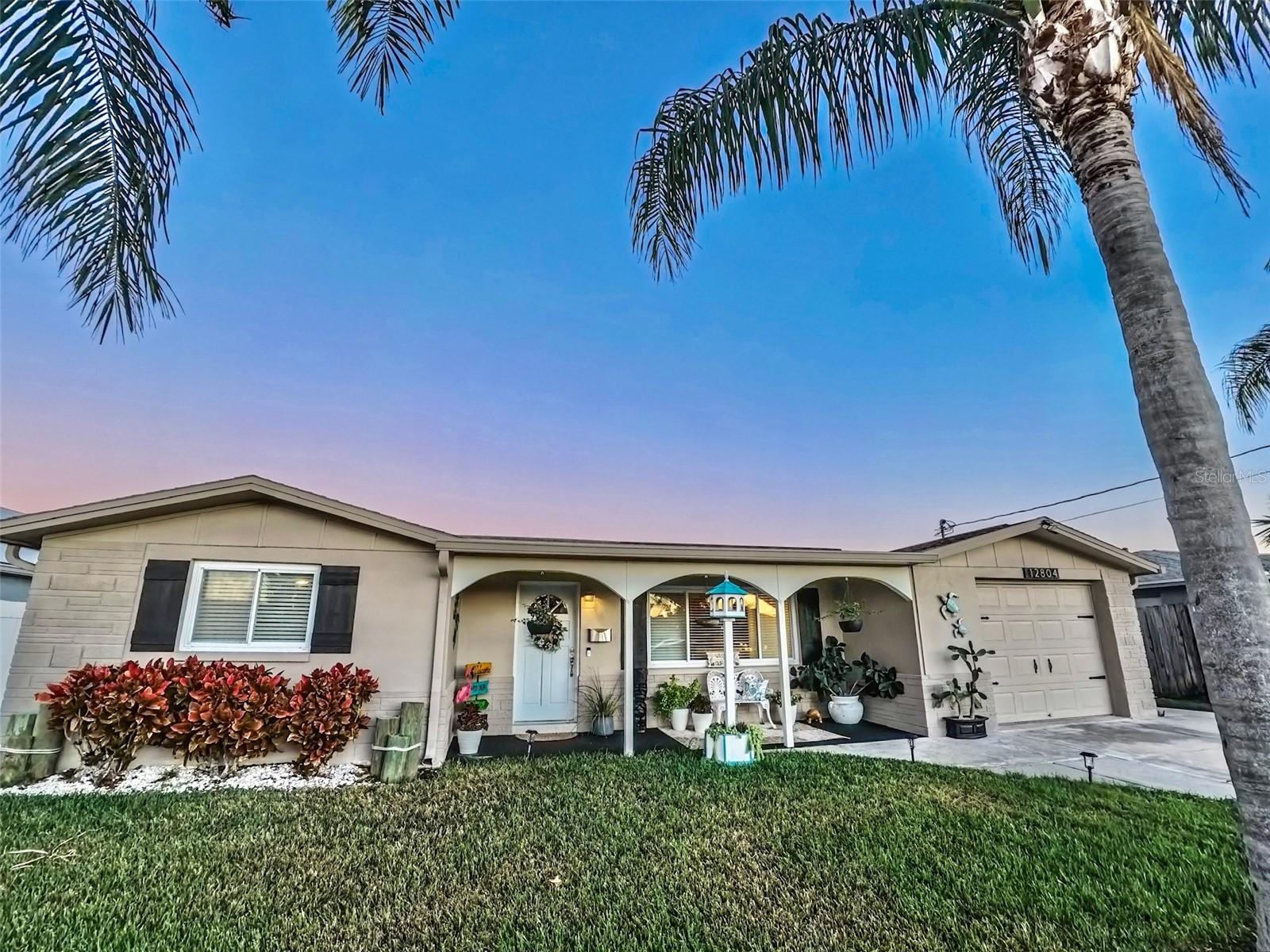 Listing photo id 77 for 12804 2nd Isle